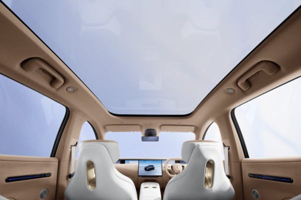 AVATR  07 Max RWD interior 3