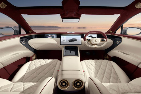 AVATR  11 Royal Edition interior 1