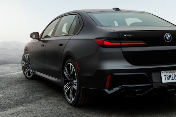 BMW i7 xDrive60 M Sport exterior 7