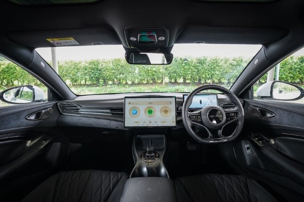BYD SEAL Performance AWD interior 1