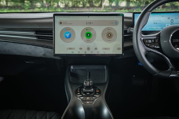 BYD SEAL Performance AWD interior 6