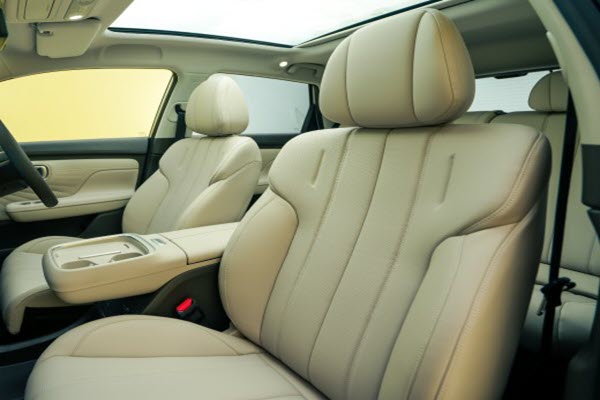 GAC Aion UT 500 Premium interior 3