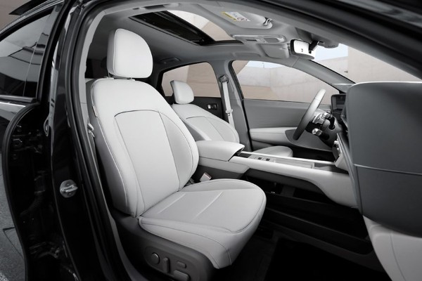 Hyundai IONIQ 6 Exclusive interior 4