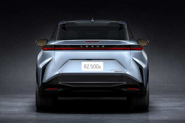 Lexus RZ 500e Premium AWD exterior 2