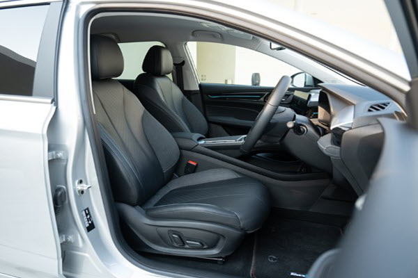MG ES interior 3