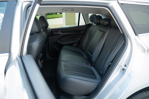 MG ES interior 4