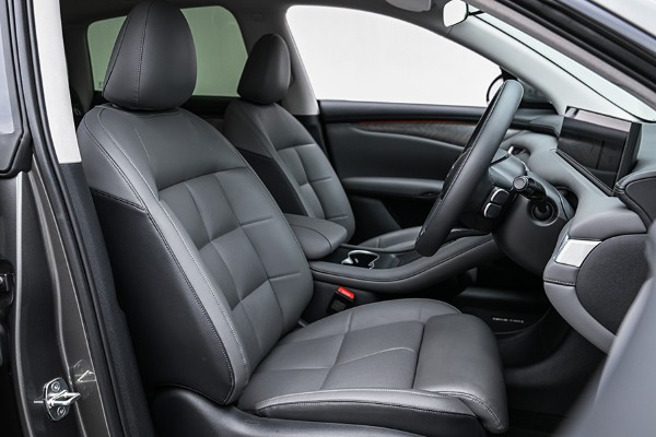 MG IM6 Long Range interior 5