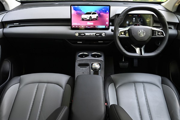 MG S5 EV Plus MODEL D+ interior 1