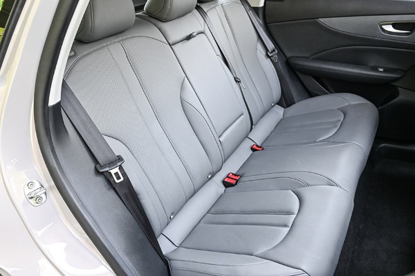 MG S5 EV Plus MODEL D+ interior 6