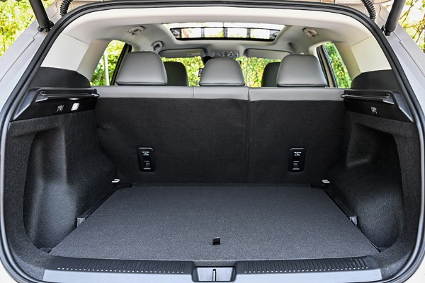 MG S5 EV Plus MODEL D+ interior 7