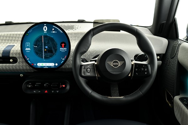 MINI COOPER SE HIGHTRIM interior 2