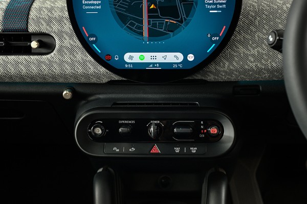 MINI COOPER SE HIGHTRIM interior 3
