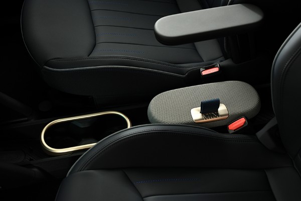 MINI COOPER SE HIGHTRIM interior 4