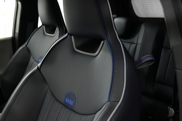 MINI COOPER SE HIGHTRIM interior 6