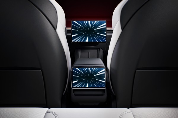 Tesla Model 3 Performance AWD interior 8