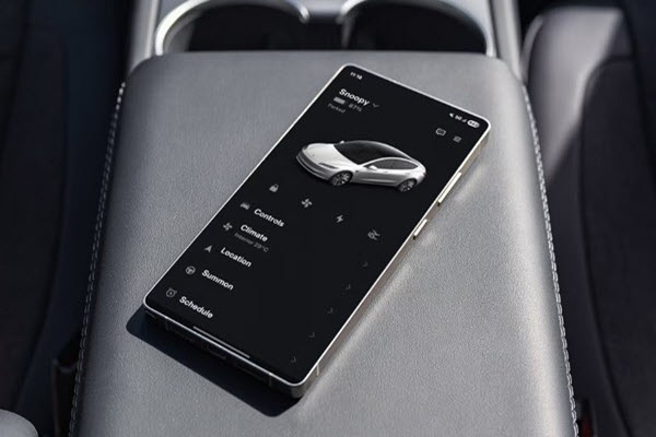 Tesla Model 3 RWD interior 3