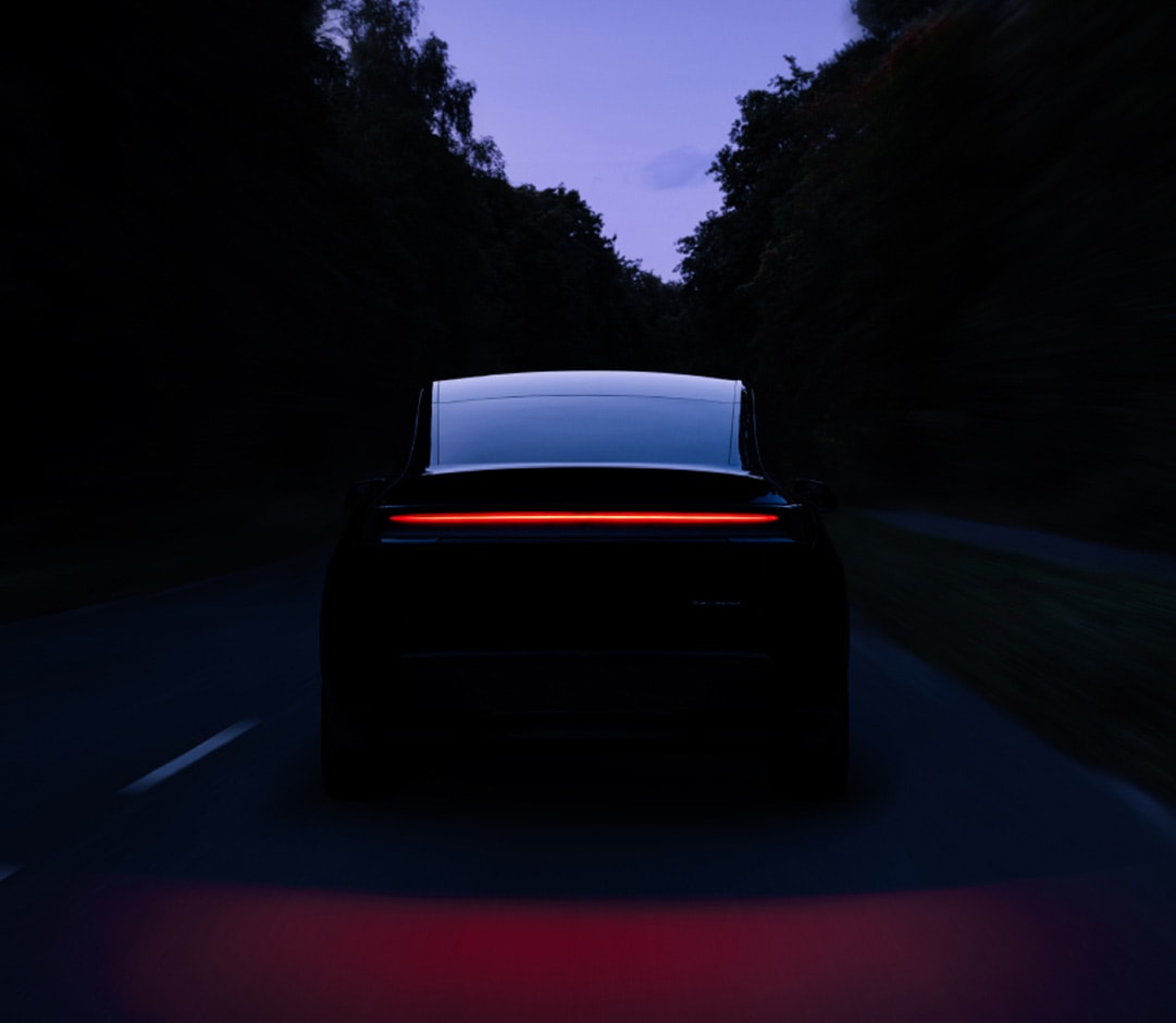 Tesla Model Y Premium RWD exterior 3