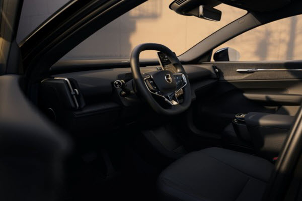 Volvo EX30 Core Single Motor interior 6