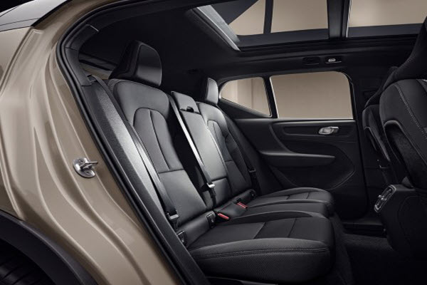 Volvo EX40 Ultra Single Motor interior 4