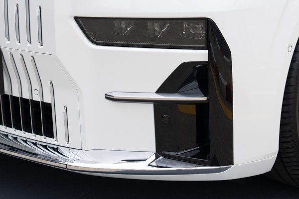Zeekr 009 Flagship exterior 4