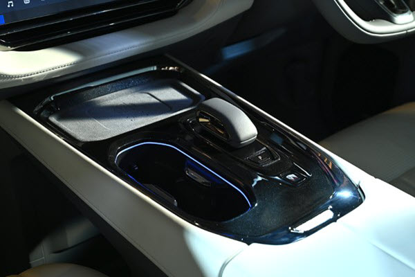Zeekr 009 Premium interior 3