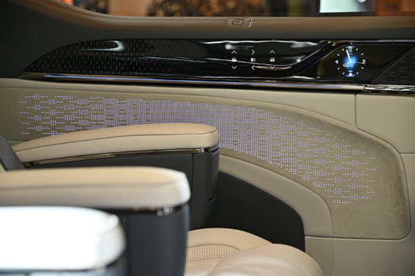 Zeekr 009 Premium interior 6