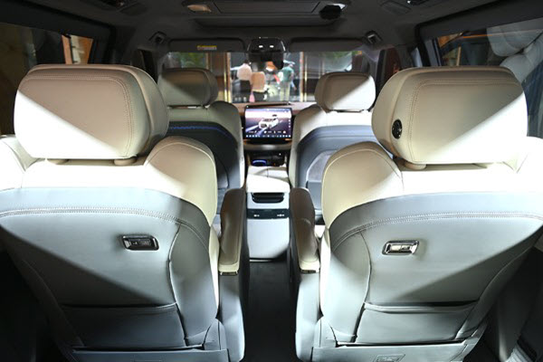 Zeekr 009 Premium interior 7