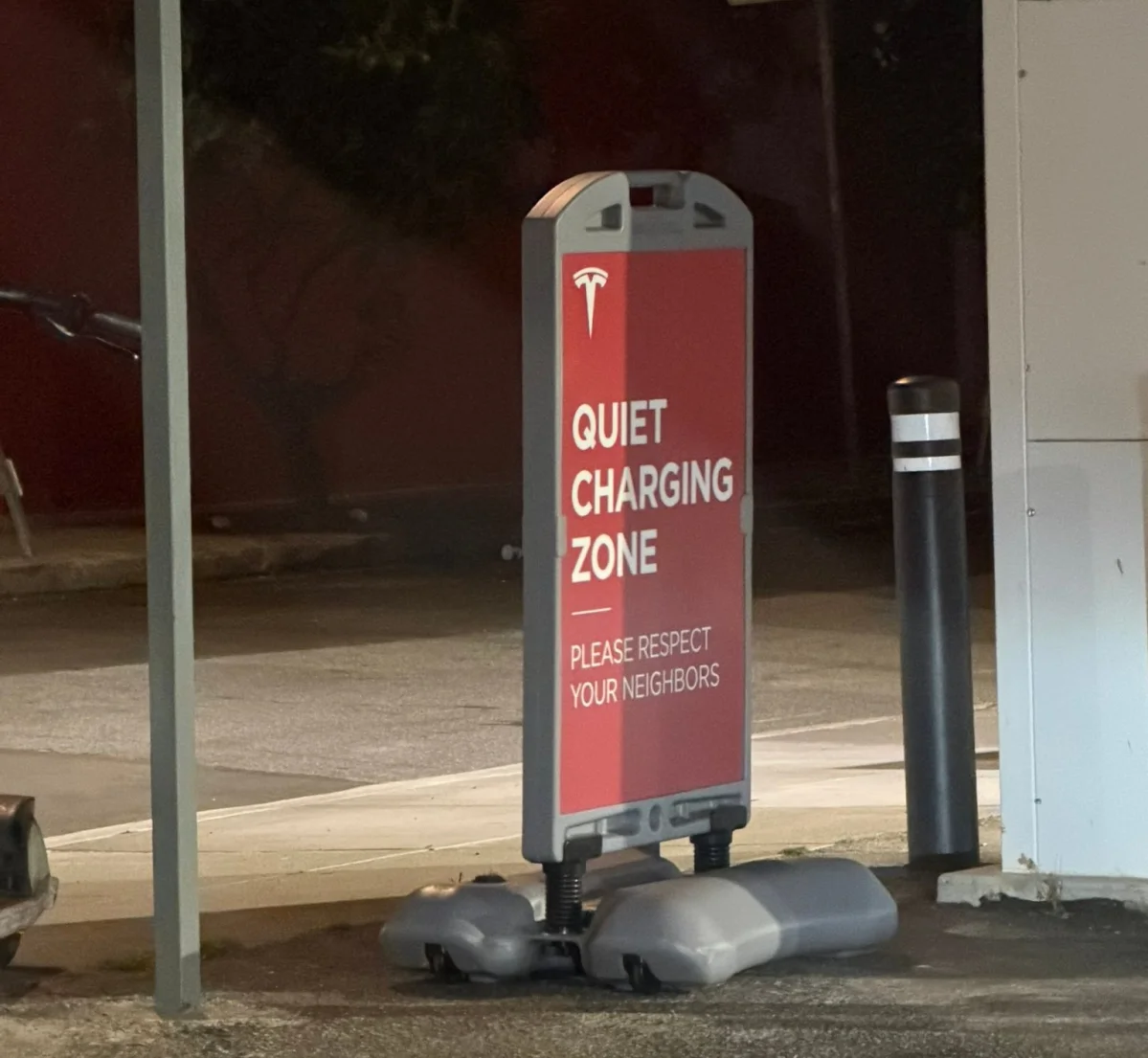 Tesla Quiet Charging Zone ลดเสียงกวน Supercharger ใกล้ที่พัก